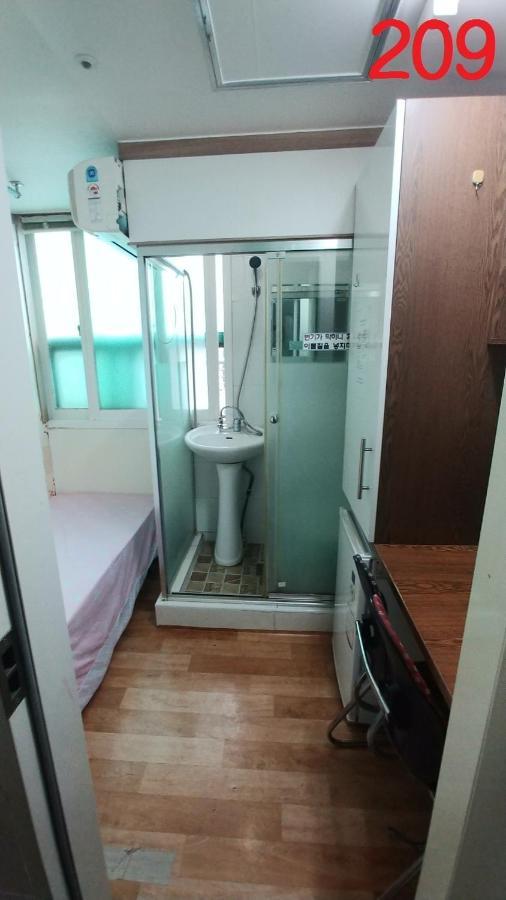 Asrama Art Oneroomtel *