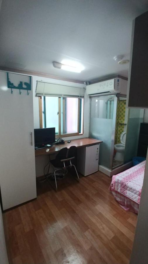 Art Oneroomtel Asrama *