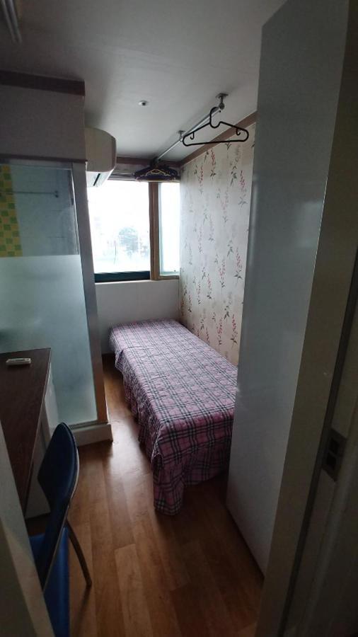 Art Oneroomtel Hostel