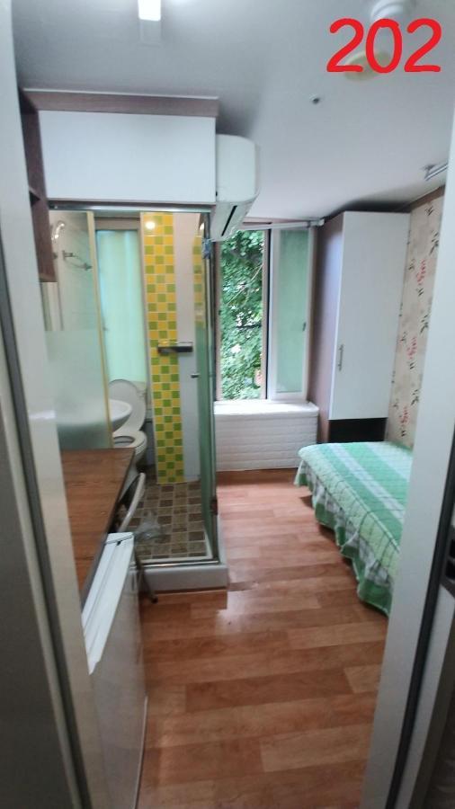 Art Oneroomtel Hostel *
