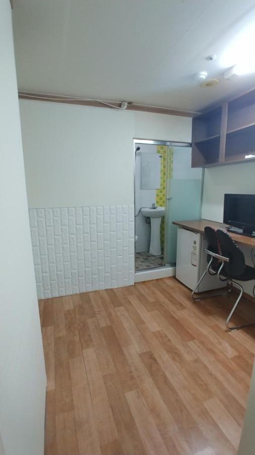 Art Oneroomtel Hostel *